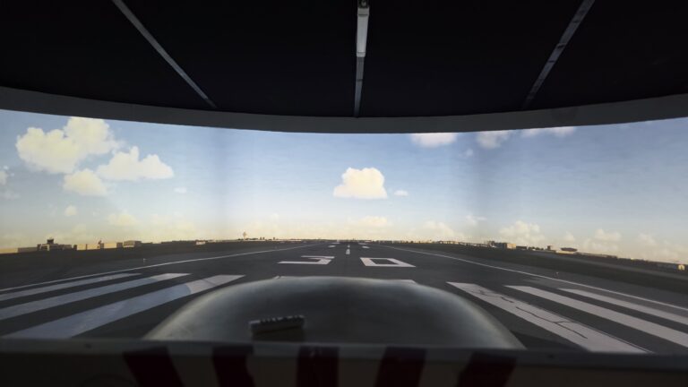 Billedet er 180 grader, og måler ca. 8x2 meter