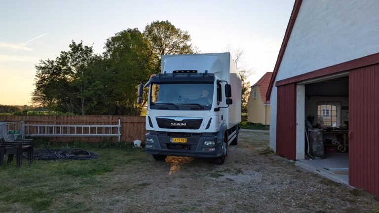 PXL_20250501_180334308